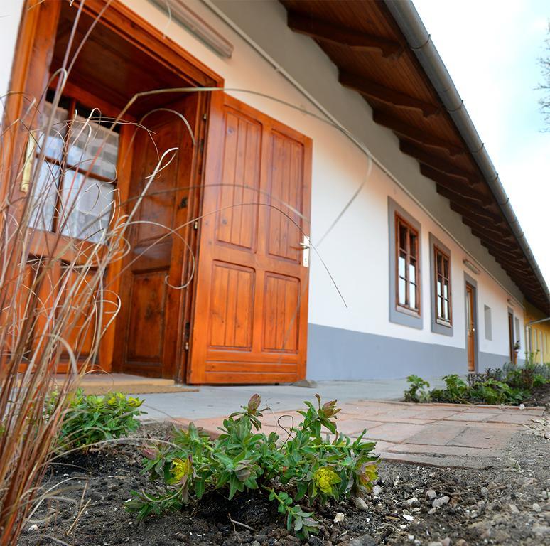 Rigofuetty Vendeghaz Hotel Tiszaalpar Exterior photo